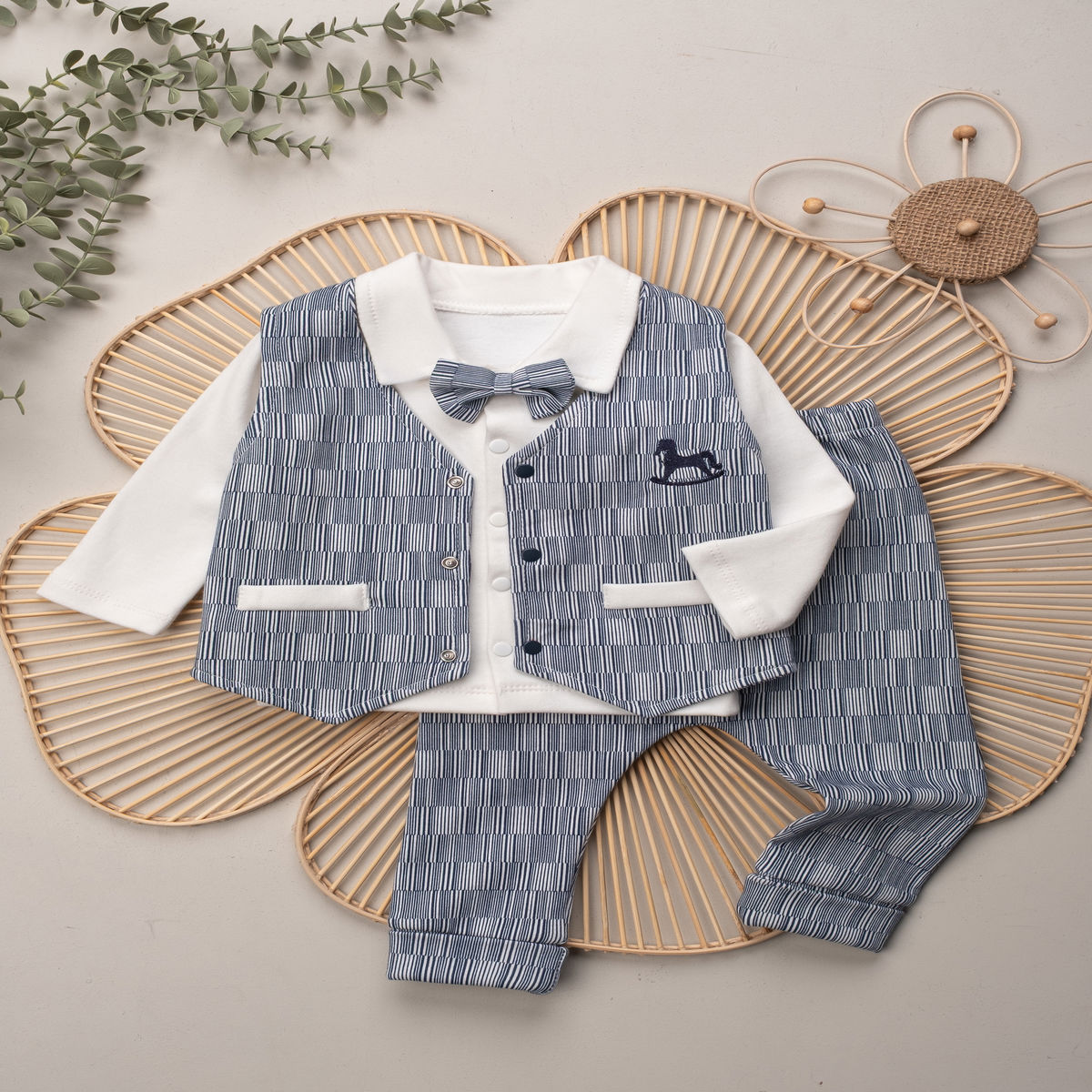 1440 AT NAKIŞLI YELEK ÜÇLÜ TAKIM
