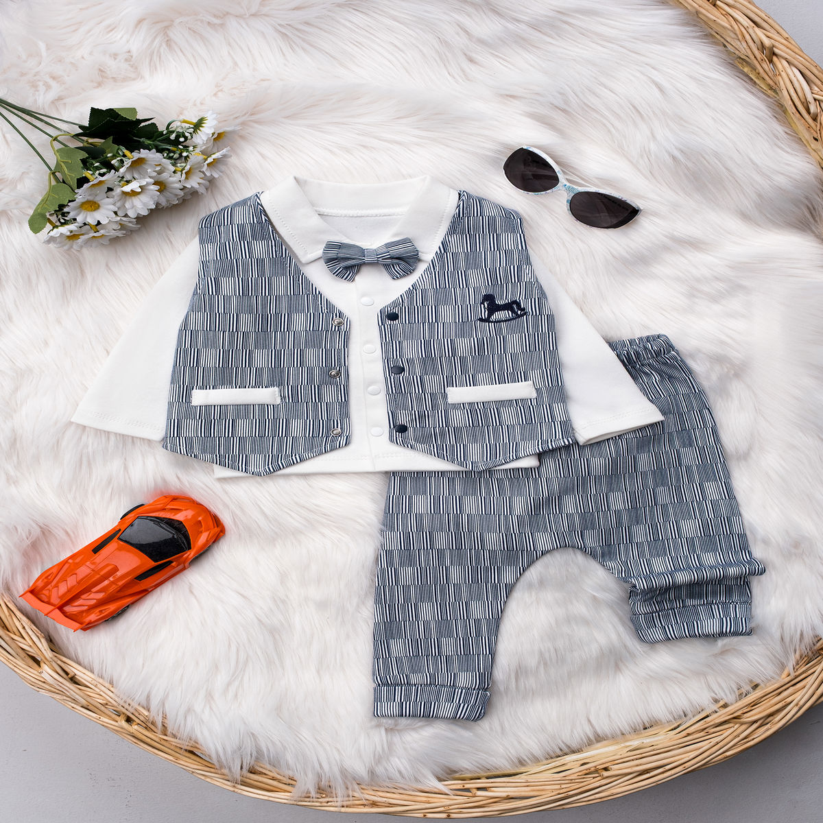 1440 AT NAKIŞLI YELEK ÜÇLÜ TAKIM