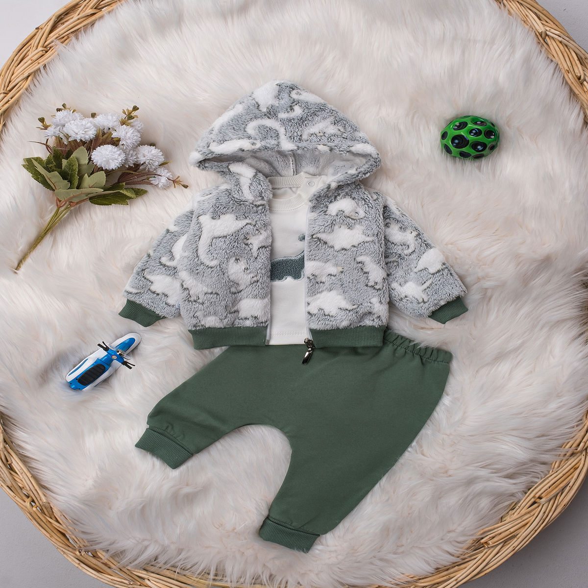 V-021 DİNAZORLU HIRKALI ÜÇLÜ TAKIM